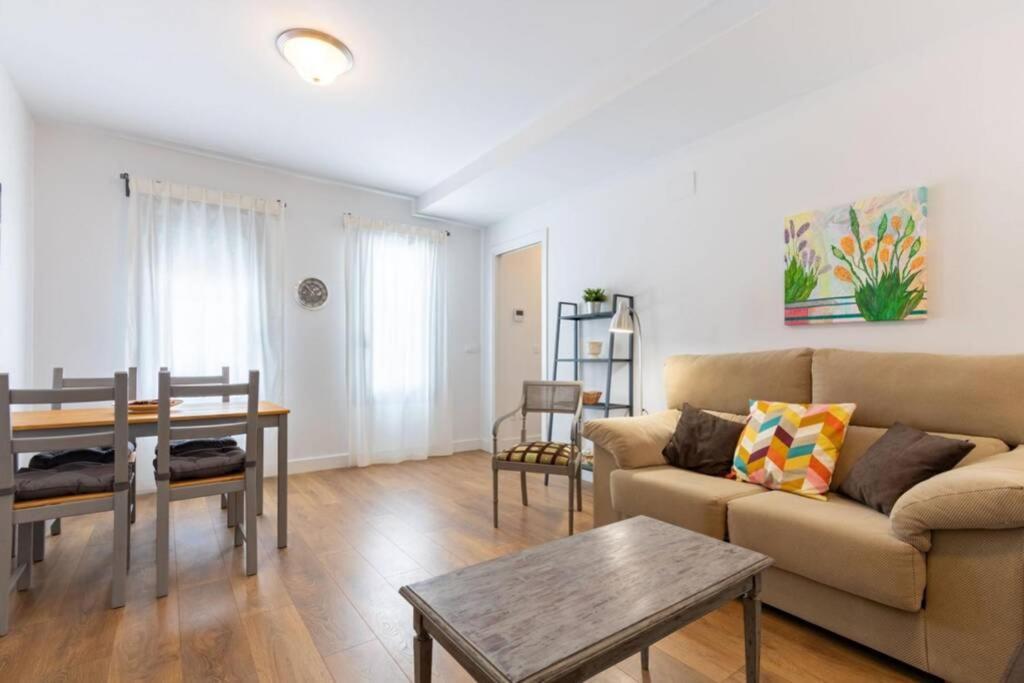 Triana Pages Oasis By Valcambre Apartment Севиля Екстериор снимка