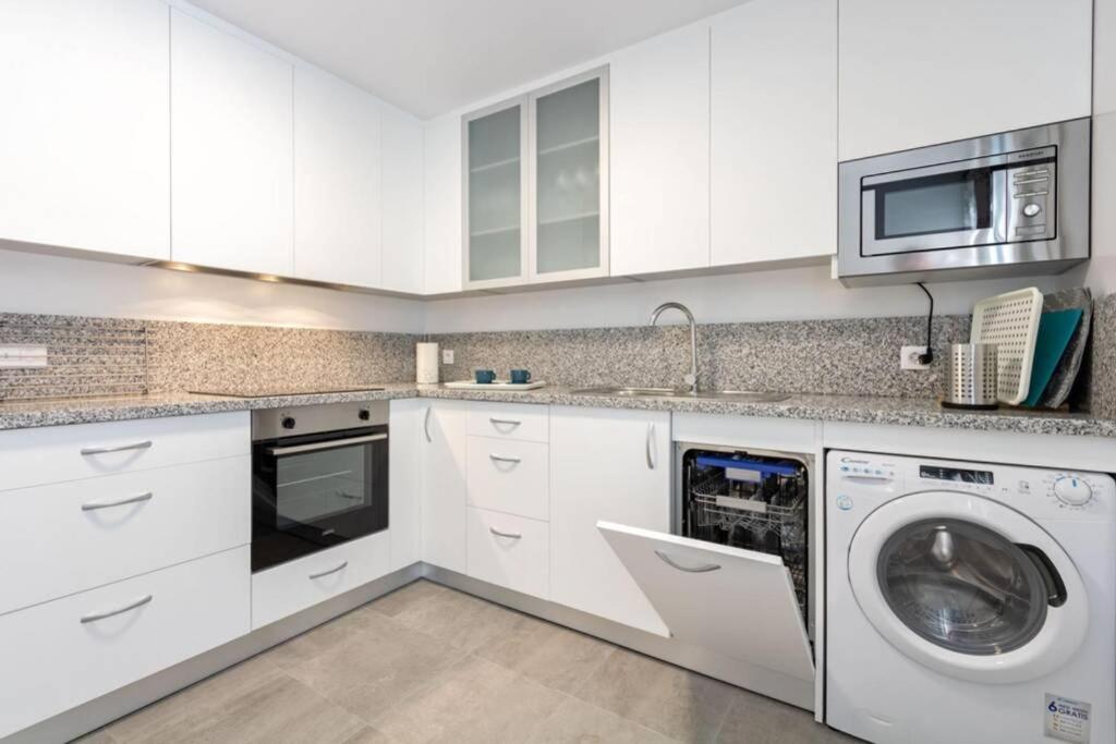 Triana Pages Oasis By Valcambre Apartment Севиля Екстериор снимка