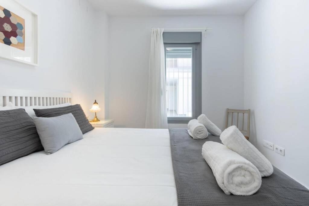 Triana Pages Oasis By Valcambre Apartment Севиля Екстериор снимка