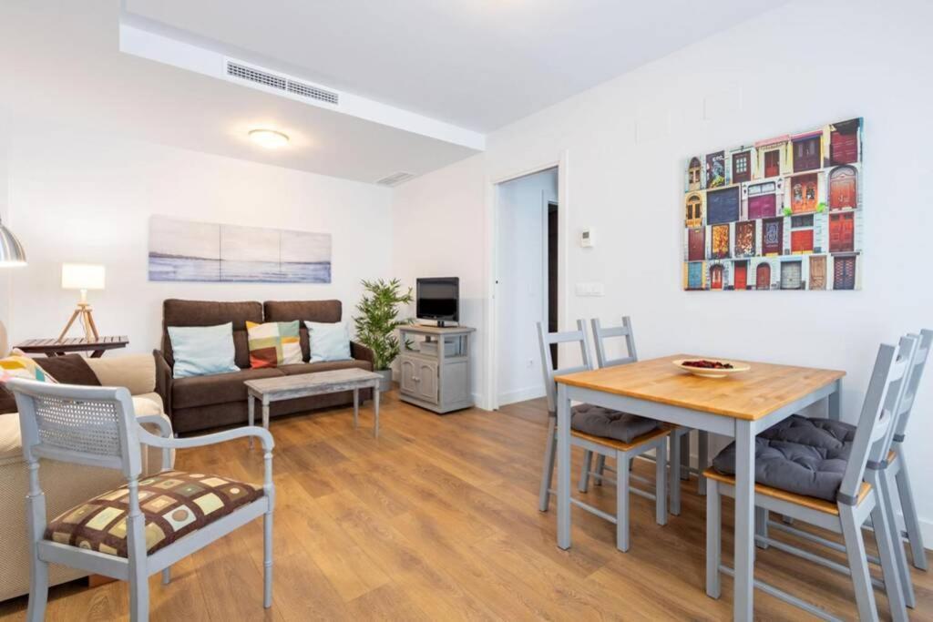 Triana Pages Oasis By Valcambre Apartment Севиля Екстериор снимка