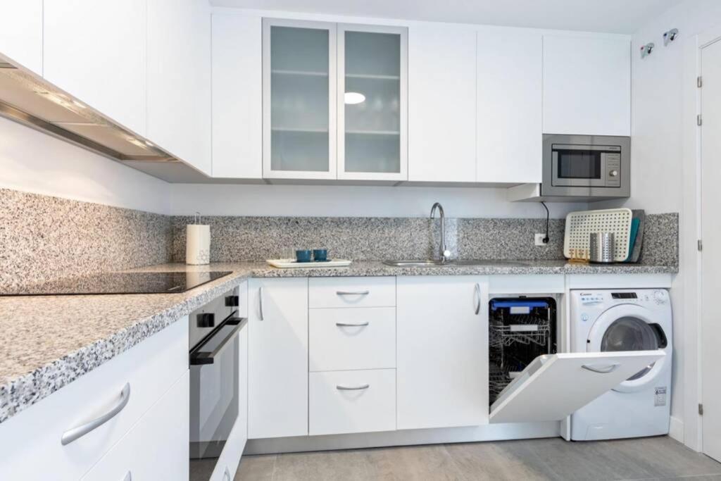 Triana Pages Oasis By Valcambre Apartment Севиля Екстериор снимка