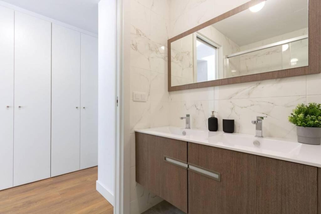 Triana Pages Oasis By Valcambre Apartment Севиля Екстериор снимка