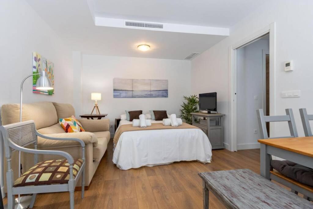 Triana Pages Oasis By Valcambre Apartment Севиля Екстериор снимка