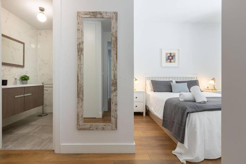 Triana Pages Oasis By Valcambre Apartment Севиля Екстериор снимка