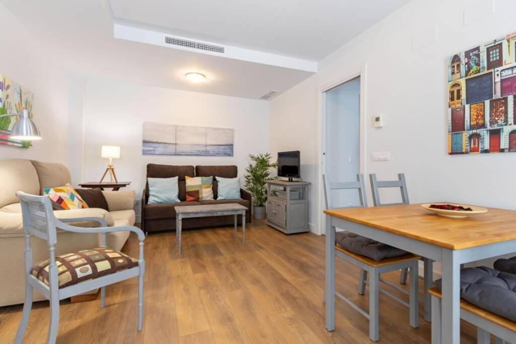 Triana Pages Oasis By Valcambre Apartment Севиля Екстериор снимка